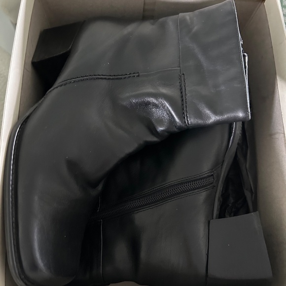 Ladies Square Toe Boots - Picture 4 of 5